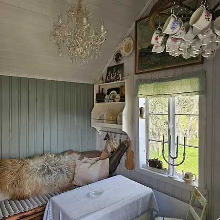 Hammergaarden Stabbursstua - Heritage Loft * Sortland