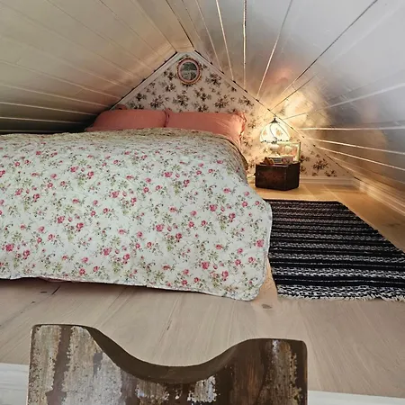 Hammergaarden Stabbursstua - Heritage Loft Accommodatie bij particulieren Sortland